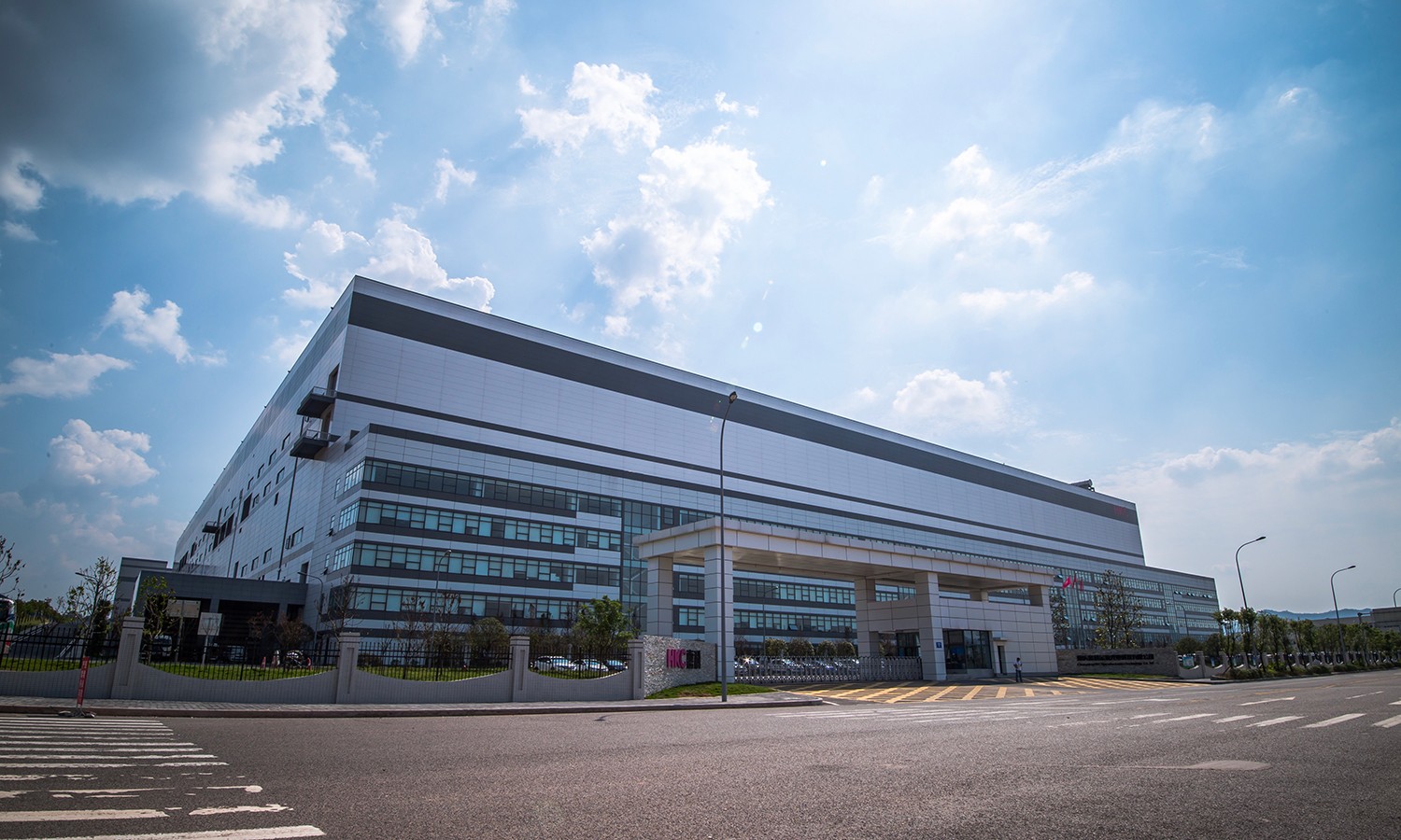 惠科形象.jpg 惠科形象.jpg